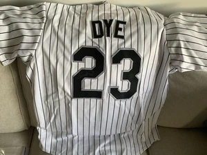 Jermaine Dye Signed White Sox Jersey - Picture 1 of 3