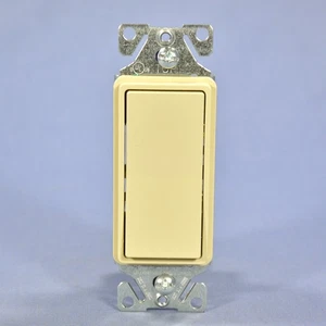 Cooper Ivory RESIDENTIAL 3-Way Decorator Rocker Wall Light Switch 15A Bulk 7503V - Picture 1 of 5