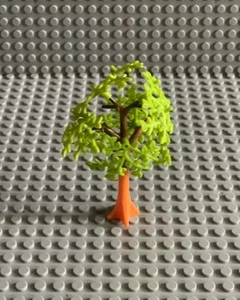 Mega Construx tree - Picture 1 of 3
