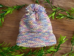 HAND KNITTED NEWBORN BABY BEANIE - Picture 1 of 2