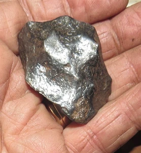 73 gm . CANYON DIABLO IRON METEORITE ; AAA GRADE ; ARIZONA STAND USA - Picture 1 of 9