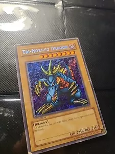 YUGIOH • DRAGO CON TRE CORNA • RARA SEGRETA • LOB-000 • 1° EDIZIONE • - Foto 1 di 6