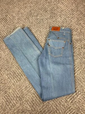 Pantalones de mezclilla para mujer Levis Barnstormers Big E vintage años 60 26x34 lavado claro rectos nuevos en stock Foto 1 de 4