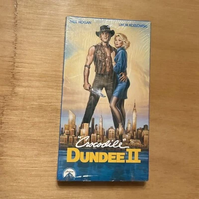 Crocodile Dundee II VHS Paul Hogan Linda Kozlowski Paramount 1988 - Image 1 of 4