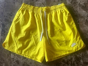 Nike Men's Sportswear Sport Essentials Woven Lined Flow Shorts-Yellow Size XL - Picture 1 of 5
