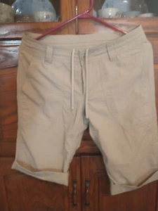 THE NORTH FACE Khaki Color Shorts Size 6 - Bild 1 von 3