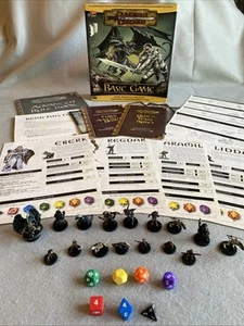 Dungeons & Dragons Basic Board Game 16 Figurines & Dice 2004 COMPLETE - Picture 1 of 21