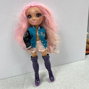 Rainbow High Kia Hart Fashion Doll with Jacket and Boots - Picture 1 of 7