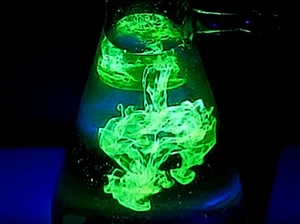 UV fluoreszierender Spurenfarbstoff, Fluorescein Lecksuchgerät, Wasser/Öl/Kraftstoff/Kältemittel - Bild 1 von 2