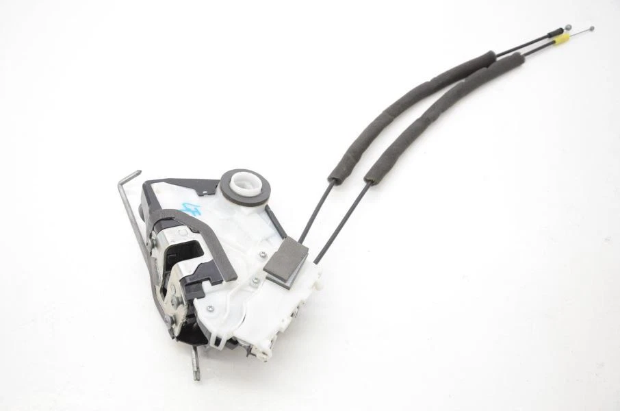 Actuador de bloqueo de puerta delantera izquierda conductor Subaru WRX STI 2015-2018 T8313220F3 Foto 1 de 4