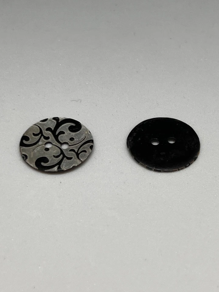Elegant Vintage shell Button with Intricate Design alongside Classic Round but - Image 1 of 1