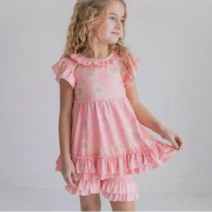 Adorable Sweetness Pink Daisy Shorts Set Girls Size 10/12 New Boutique - Picture 1 of 2