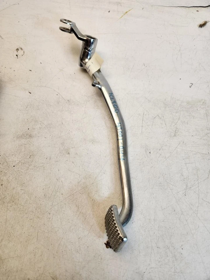 Pedal de freio 1973-77 Z1 KZ900 NOS KAWASAKI 43001-044 - Imagem 1 de 1
