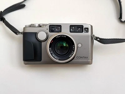 Contax G2 35mm Film Camera 45mm F2 Lens  Contax TLA200 Flash - Image 1 of 4