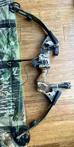 PSE Stingray 50-60# RH Sight Drop Rest Arrows Stabilizer Case New String Loaded - Picture 1 of 9