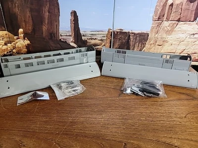 MTH O Gauge Undecorated Passenger Cars - Image 1 of 4