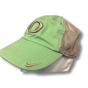 Women's Y2K Nike Oregon Hat. Light Green Embroidered O.