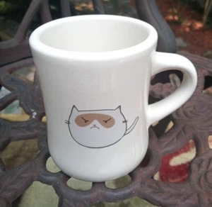 Mean Kitty Cat Hobby Art Coffee Mug 12 Ounces White & Tan - Picture 1 of 6
