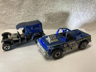 Hot Wheels 1974 Dk Blue Baja Bruiser (bw) y 1973 Paddy Wagon (bw) sin ventana Foto 1 de 4