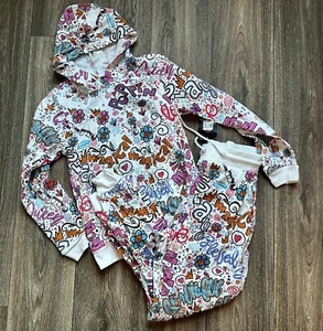 On Fire Two Piece Set Girls NWOT Size L Sweatshirt NWT Size XL Sweatpants - Picture 1 of 10