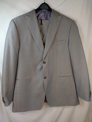 Traje de hombre Sean John 3 piezas gris a rayas chaqueta 38L, chaleco y pantalones 38x32 Foto 1 de 4