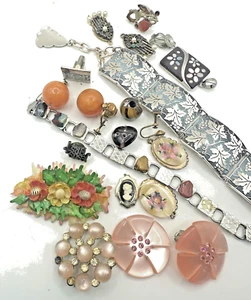 VINTAGE Broken Costume Jewelry Lot Rhinestone Repair Bracelet Germany 18+PC - Imagen 1 de 11