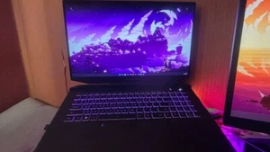 Laptop gamingowy DreamMachines RTX 4050 | i7-13700h | 32gb RAM | Stan: Idealny - Zdjęcie 1 z 3