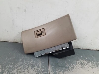 2005 Grand Marquis / Crown Vic Vic Victoria 手套盒 #9031 G3 — 第 1/4 张图片