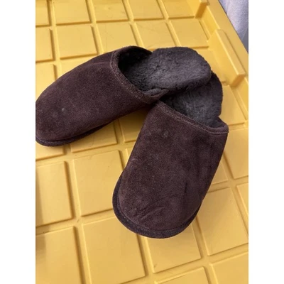 Zapatillas Bearpaw Marrón Gamuza Cuero Piel de Oveja Sin Cordones Para Hombre 11 Acogedoras Cómodas Foto 1 de 4