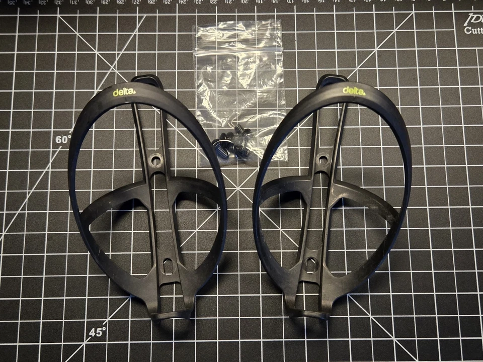 Delta Cycle Carbylon Water Bottle Cages 17grams - Image 1 of 1