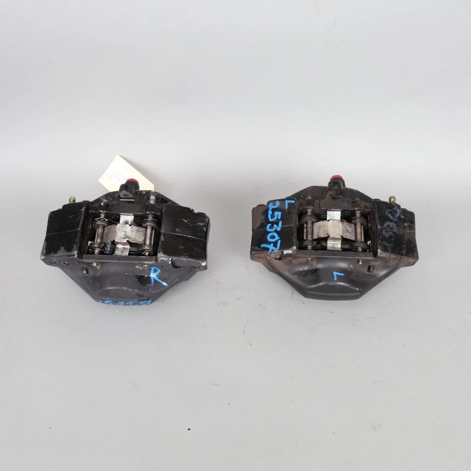 Juego de pinzas de freno trasero Mercedes ML430 2000-2001 par Brembo 1634210698 OEM usado Foto 1 de 4