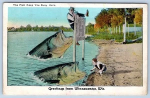 1927 Saludos de Winneconne Wisconsin exagerado enorme pez postal - Imagen 1 de 2