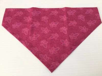 Bandana para perro con hoja de frambuesa mediana sobre el cuello accesorio para mascotas Foto 1 de 3