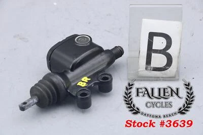 2017 Harley FLTRU Road Glide Ultra 后背制动大师 CYLINDER 19,211 英里 — 第 1/4 张图片