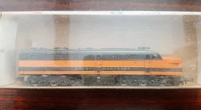 Con-Cor N-scale PA-1 Diesel Locomotive Great Northern - Image 1 of 4
