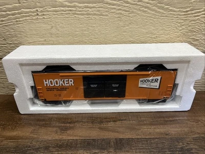 MTH RAIL KING O Scale #30-74065  HOOKER CHEMICALS 50' Dbl Dr Plugged Door Boxcar - Image 1 of 3
