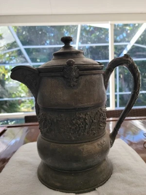 Jarro de metal ornamentado antigo Reed & Barton final de 1800. Jarro tem peças faltando - Imagem 1 de 4