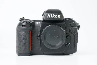 [Ecc+++] Corpo fotocamera reflex pellicola 35 mm Nikon F100 nero dal... - Immagine 1 di 4