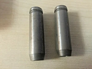 MD020551 Mitsubishi Guide, inlet valve guide MD020551, New 2pcs. - Picture 1 of 3
