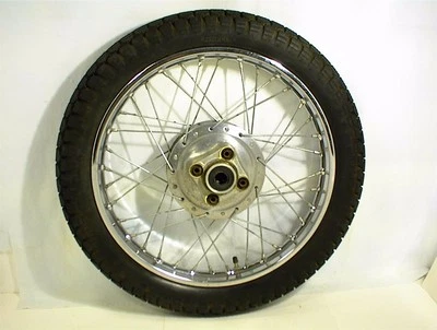 Honda CL175 CL 175 1968 rueda trasera llanta de 18" 42701-235-003 neumático Pirelli 3,00-18 Foto 1 de 4