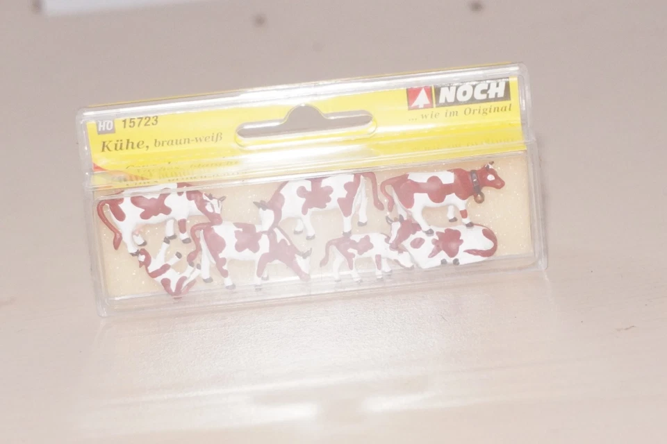 RF8/B26] Noch H0 15723 Figure Set Cows, Brown White Boxed - Image 1 of 1