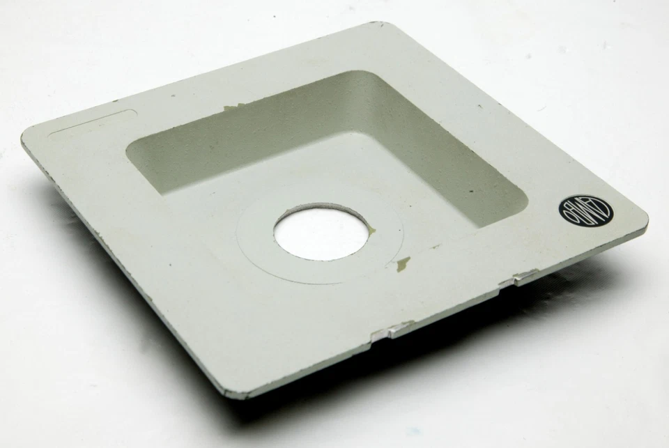 Cambo Gray Recessed 25mm Deep Lens Board For Copal #0 With Hole 34mm. - Image 1 of 1