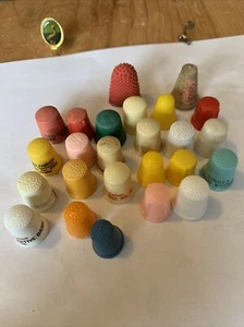 Vintage Plastic Thimbles Lot - Picture 1 of 3