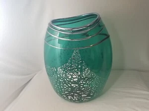 Mundgeblasene große grüne Glasvase mit Silberüberfang und Silberflocke  - Bild 1 von 5