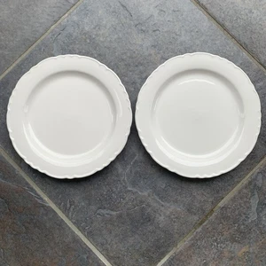 2 POTTERY BARN Napoli White Scalloped Salad Plates Italy 8 3/4” Discontinued NEW - Picture 1 of 11