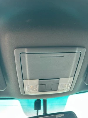 Used Front Upper Center Console fits: 2013 Ford Explorer roof w/o sunroof Front - Imagem 1 de 4