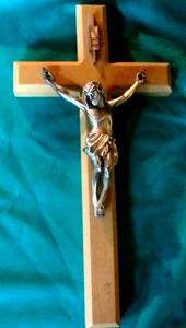 CRUCIFIJO DE MADERA MACIZA, PESADA, HERMOSA--12" X 6"-- - Imagen 1 de 7