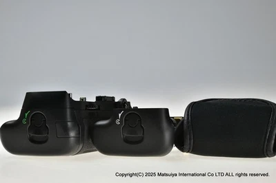 ** Near MINT Genuine Nikon Multi Power Battery Pack MB-D12 for D800, D800E, D810 - Image 1 of 4