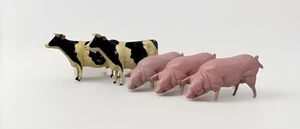 Juguetes de granja de plástico vintage sin marca para cerdos y vacas - Imagen 1 de 14