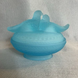 Westmoreland Colombe in Vetro Love Birds on Nest Coperto Piatto Caramelle Blu Satinato - Foto 1 di 7